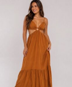 Vestido com recortes laterais